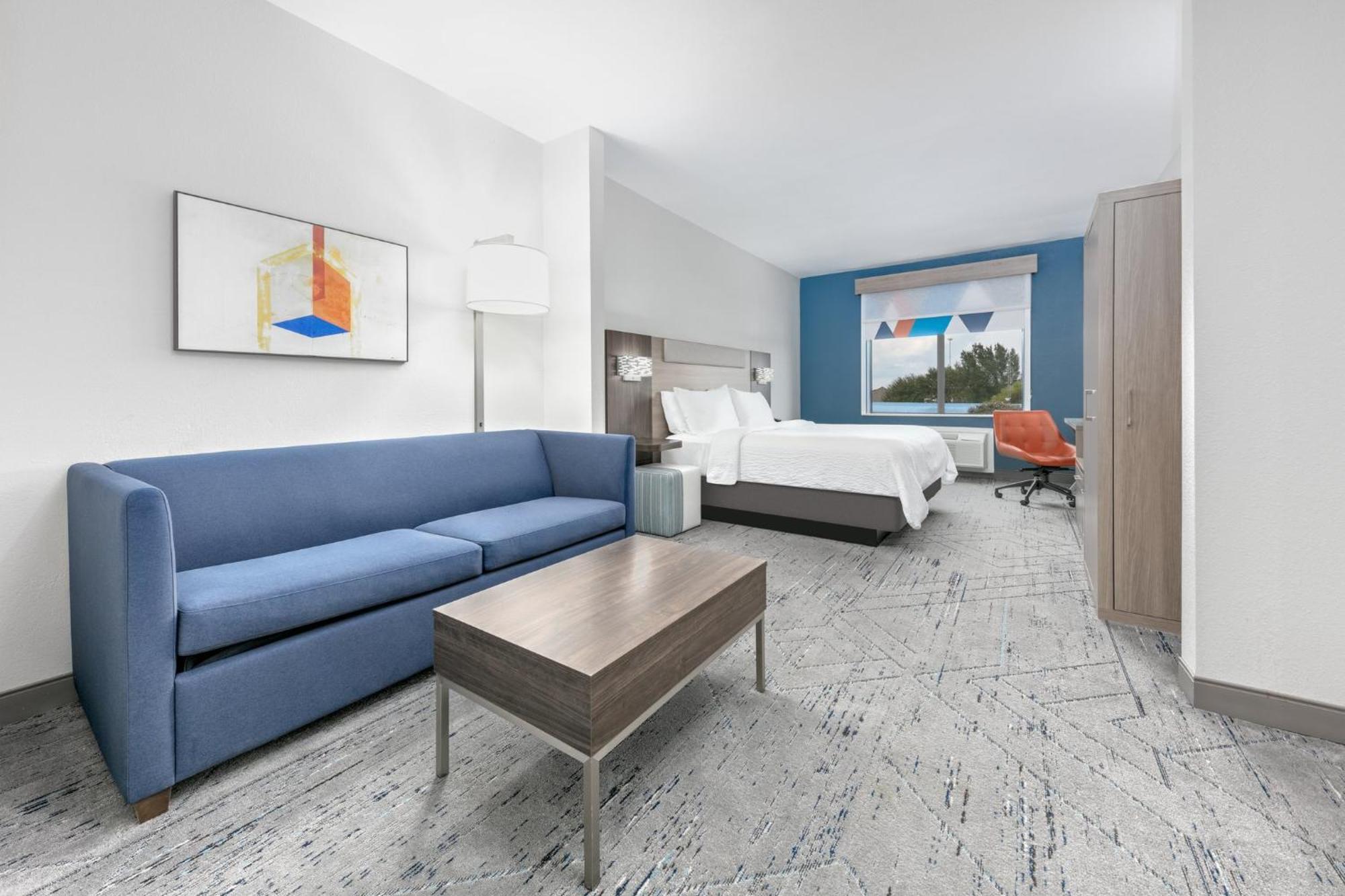 Holiday Inn Express Hotel & Suites Winnie By Ihg Exterior foto